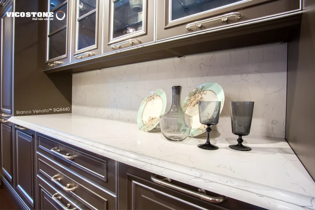 Bề mặt Bianco Venato BQ8440 trong không gian minh họa