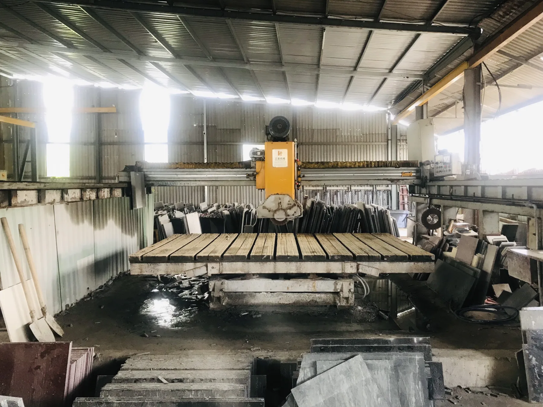 Xưởng gia công đá Bymehome tại Long An